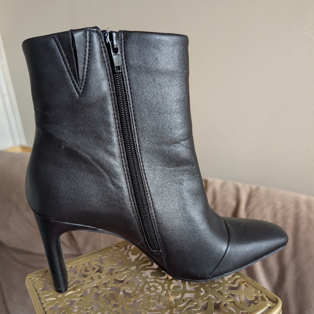 Alfani Elegant Black Heeled Boots Y. - Picture 2 of 6